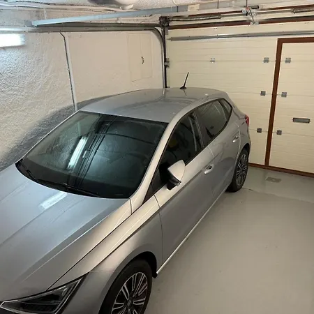 Centric House With Parking Holiday home *