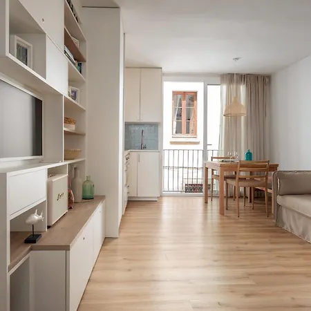 Lets Holidays Centric House With Parking 度假居