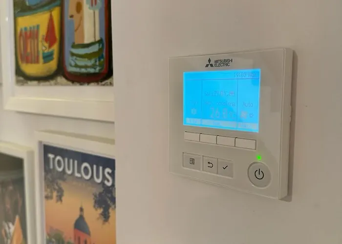 Lets Holidays Centric House With Parking 度假居 *