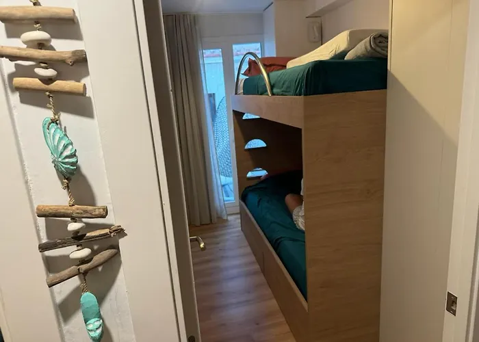 Lets Holidays Centric House With Parking 度假居